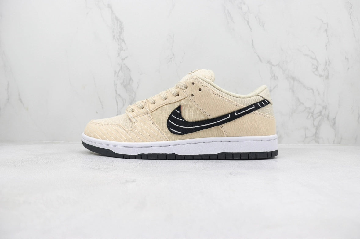 SB Dunk Low Albino & Preto 'Jiu-Jitsu'