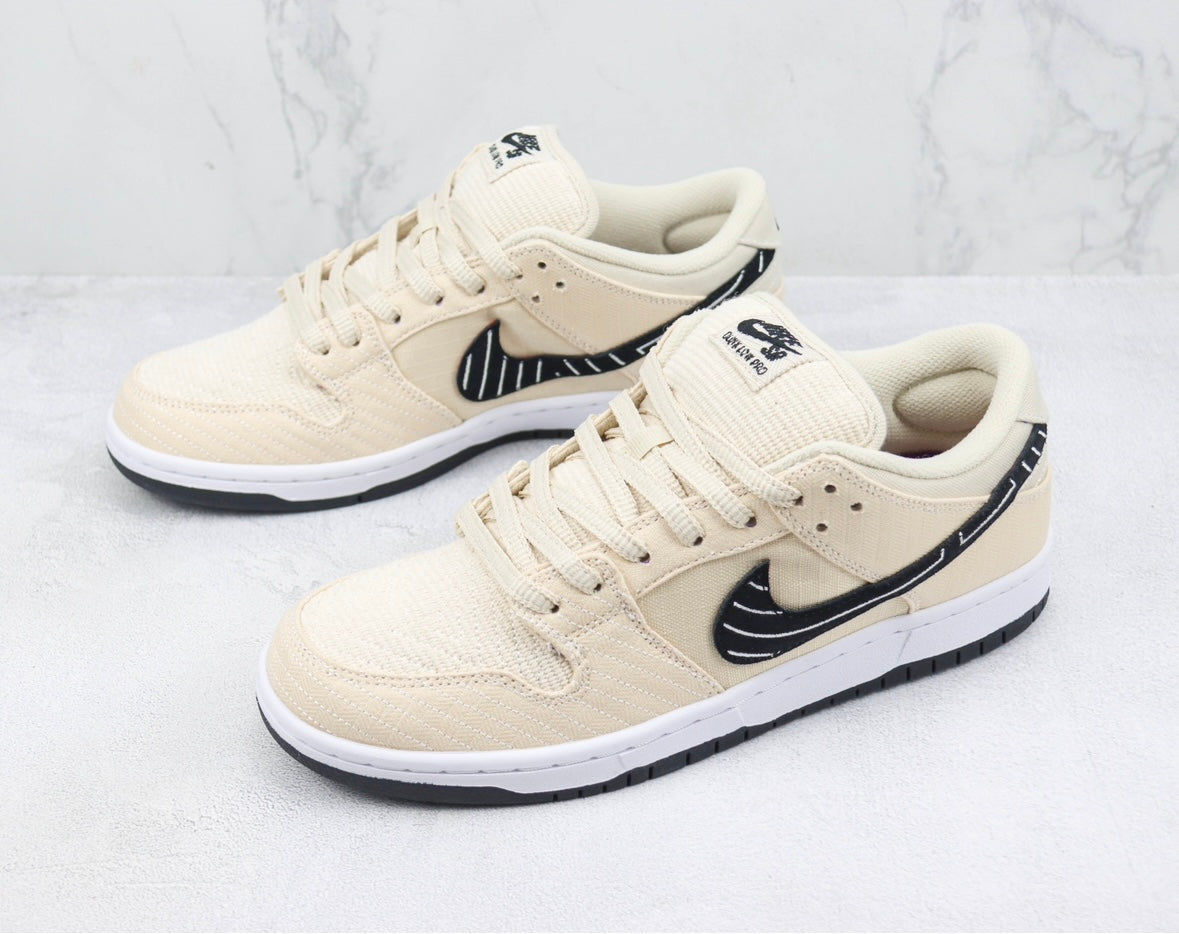 SB Dunk Low Albino & Preto 'Jiu-Jitsu'